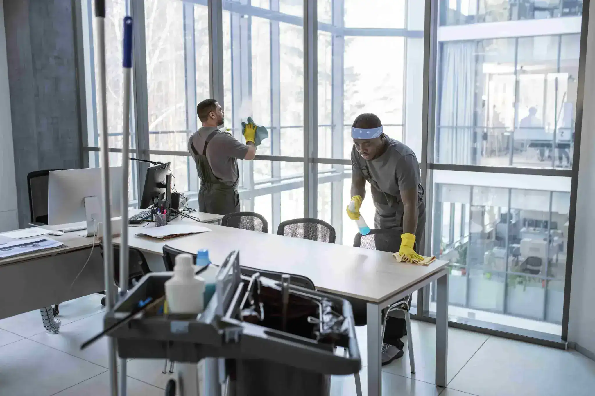 cleaning-office-scaled